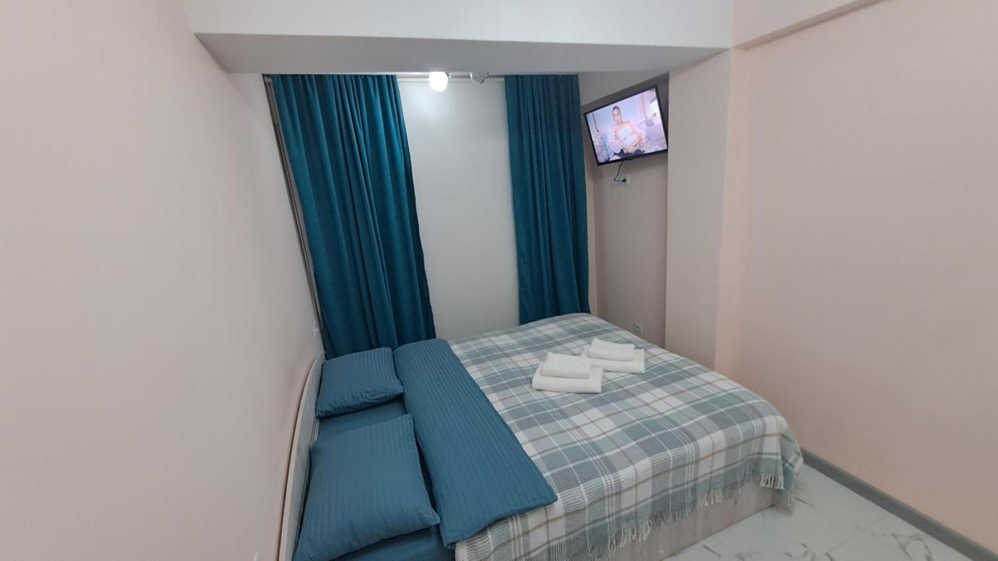 Airport 24&24 Car Parking Appartement Chişinǎu Buitenkant foto