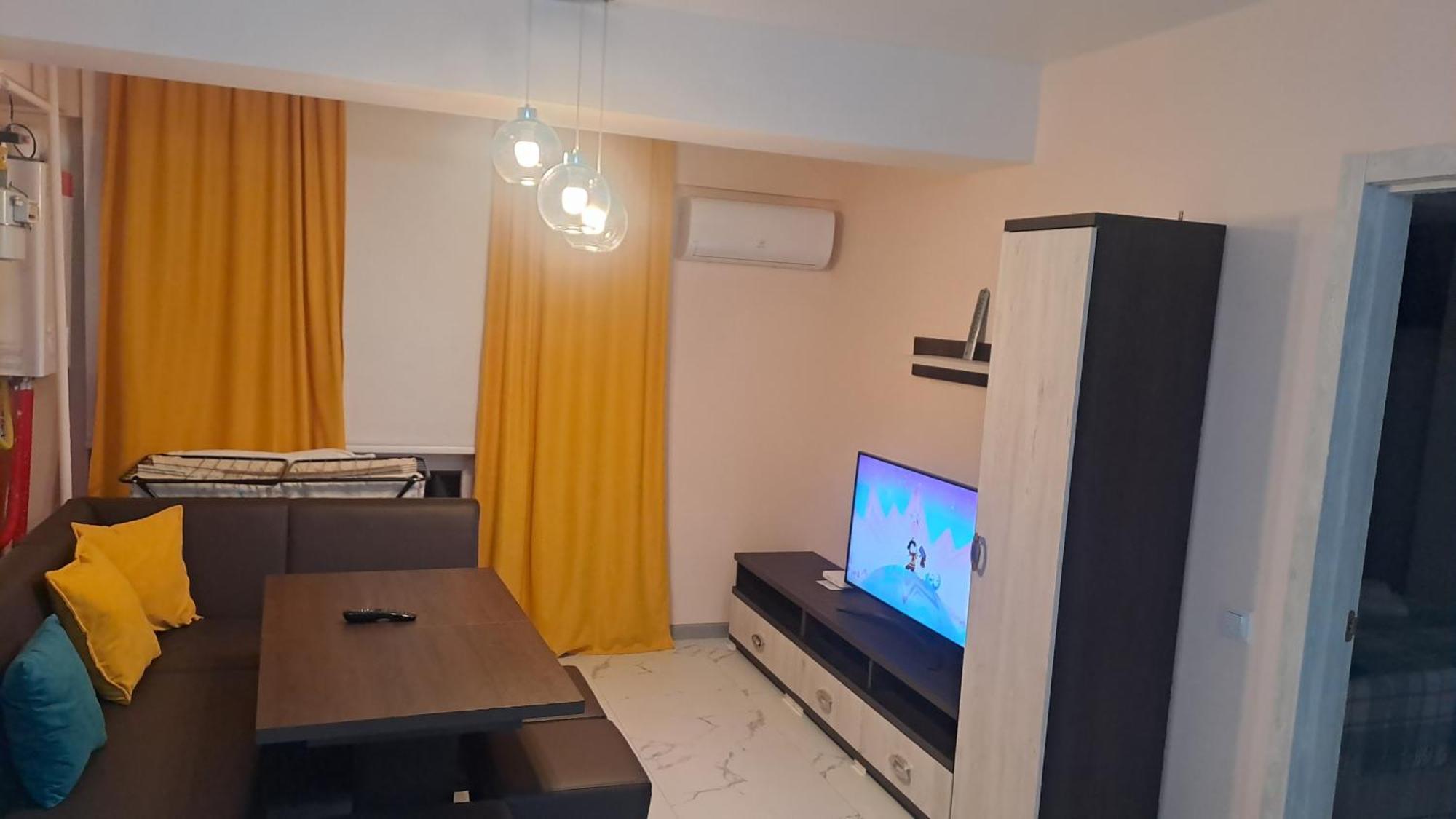 Airport 24&24 Car Parking Appartement Chişinǎu Buitenkant foto