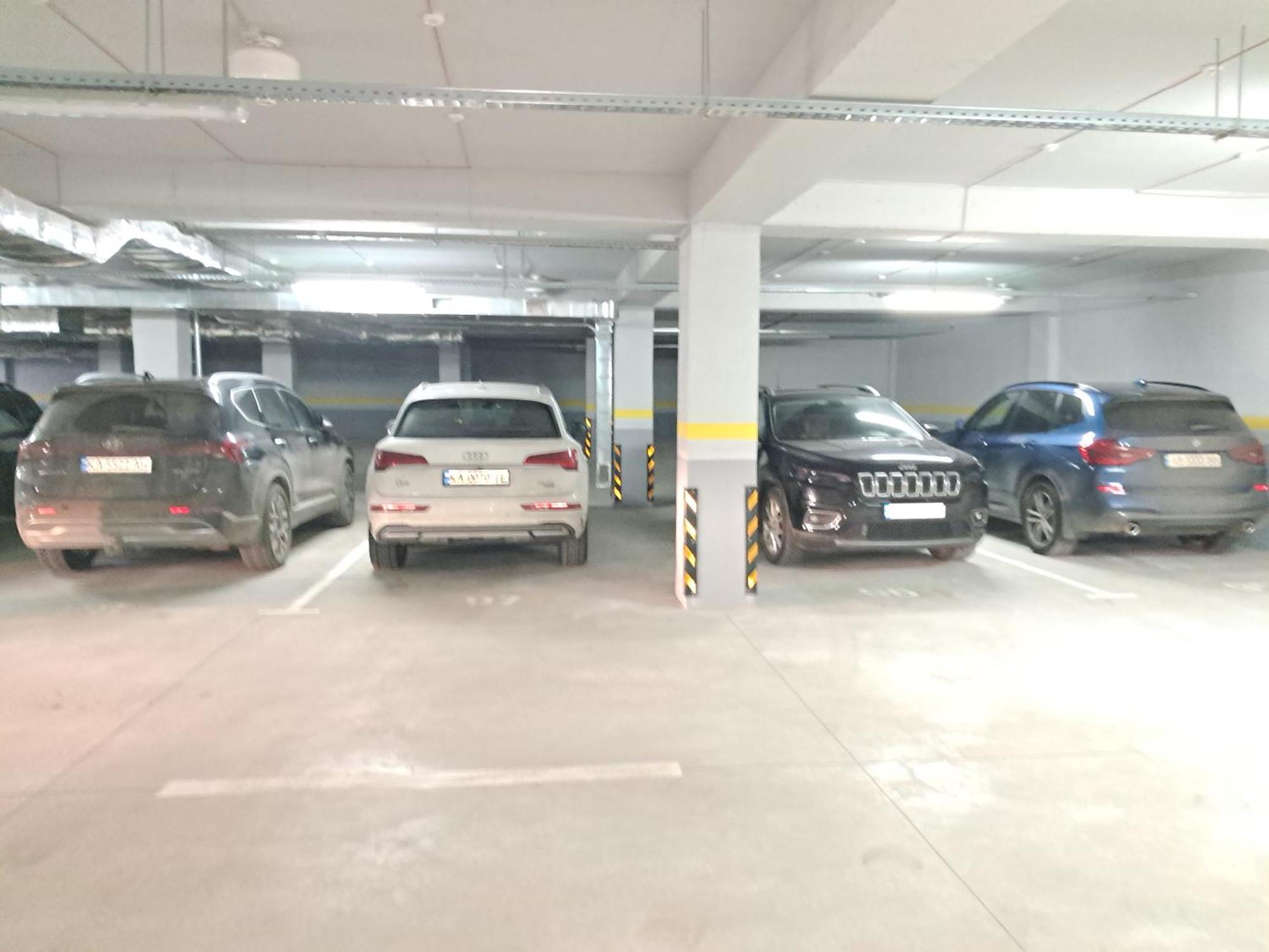 Airport 24&24 Car Parking Appartement Chişinǎu Buitenkant foto