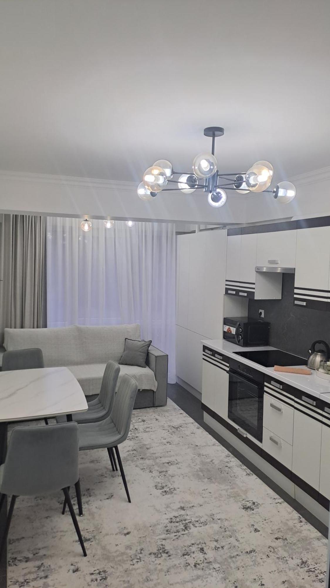 Airport 24&24 Car Parking Appartement Chişinǎu Buitenkant foto
