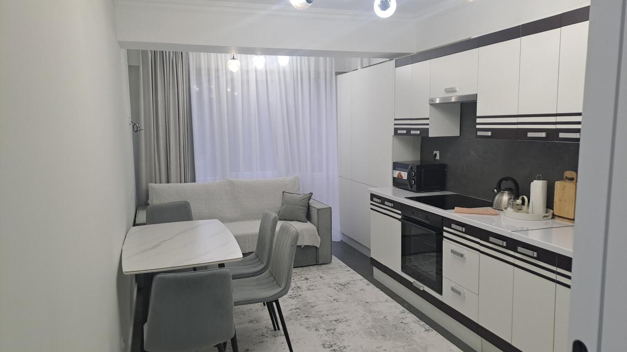 Airport 24&24 Car Parking Appartement Chişinǎu Buitenkant foto