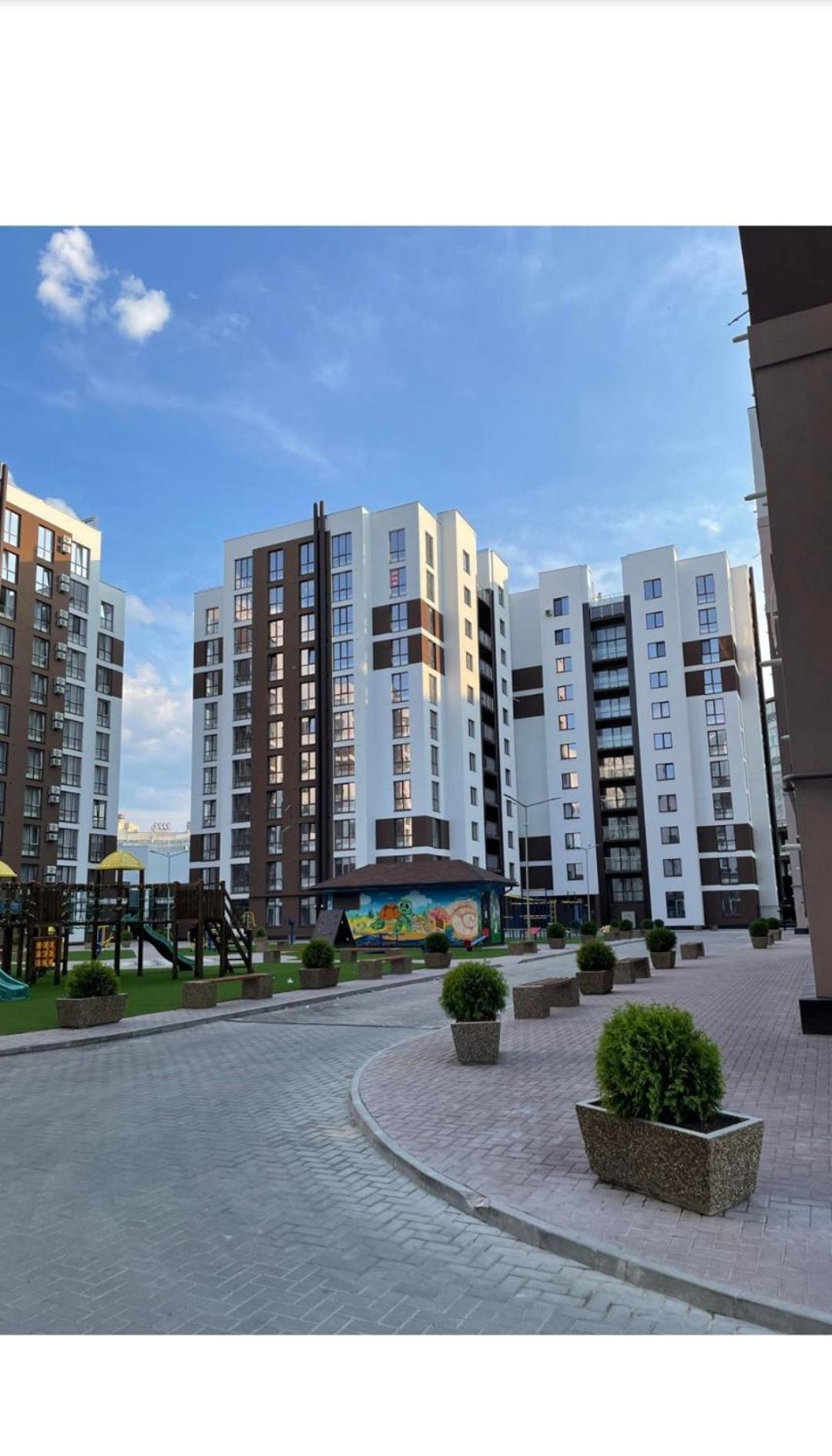 Airport 24&24 Car Parking Appartement Chişinǎu Buitenkant foto