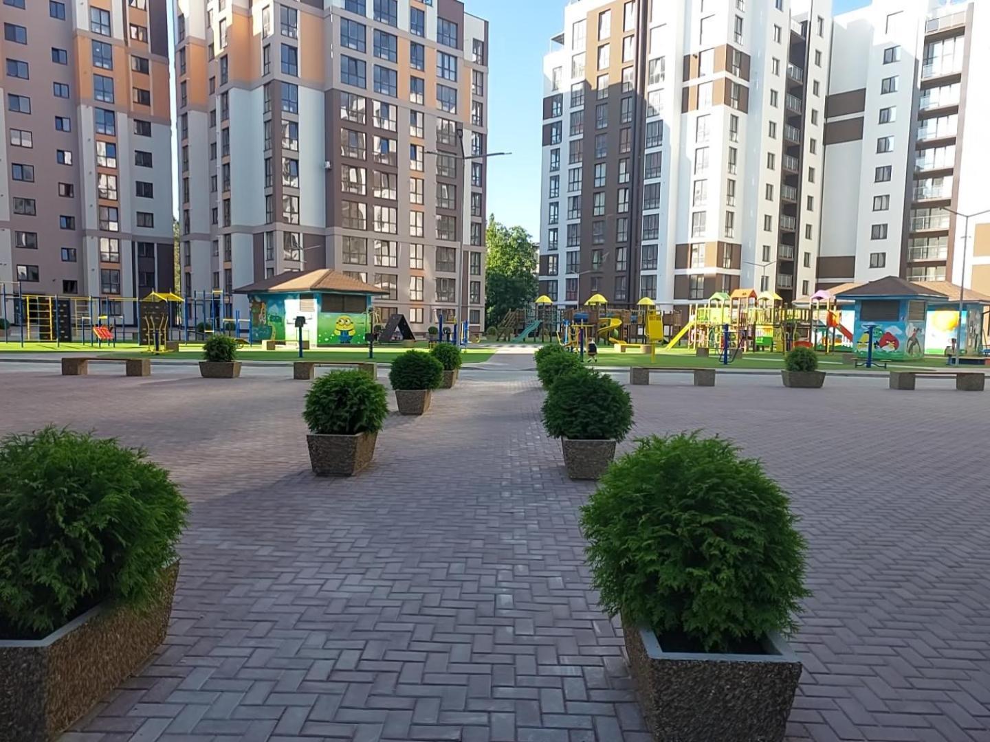 Airport 24&24 Car Parking Appartement Chişinǎu Buitenkant foto