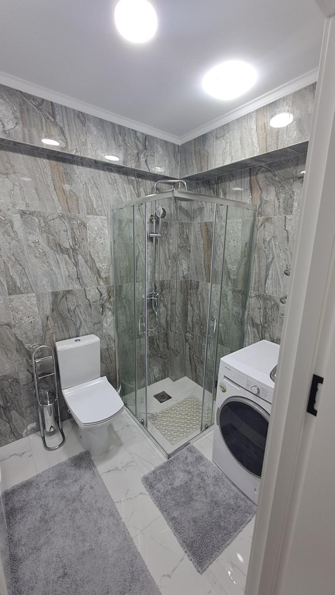 Airport 24&24 Car Parking Appartement Chişinǎu Buitenkant foto