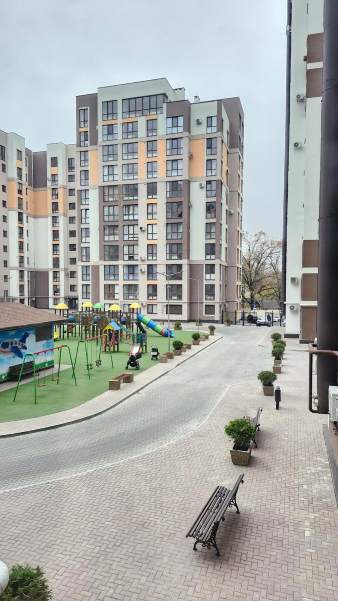 Airport 24&24 Car Parking Appartement Chişinǎu Buitenkant foto