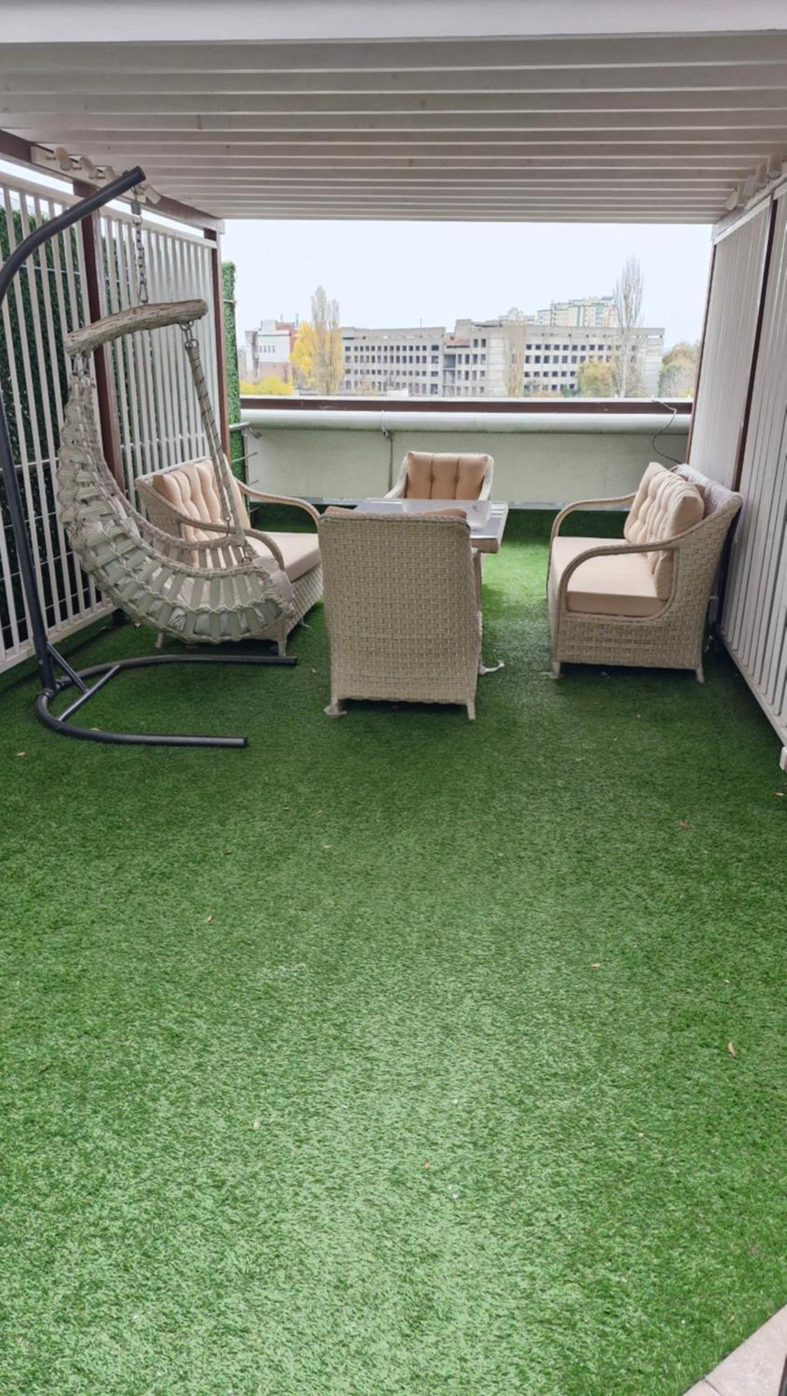 Airport 24&24 Car Parking Appartement Chişinǎu Buitenkant foto
